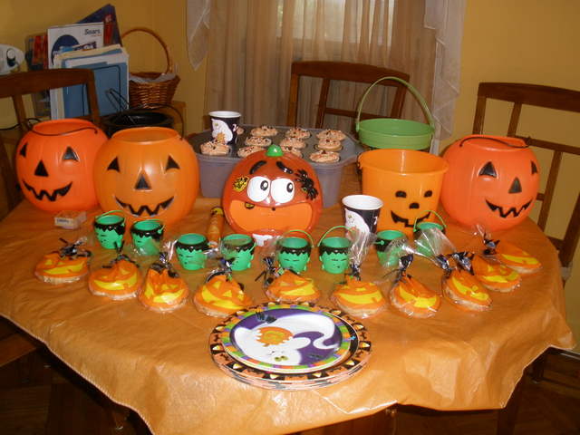 october - halloween 2009